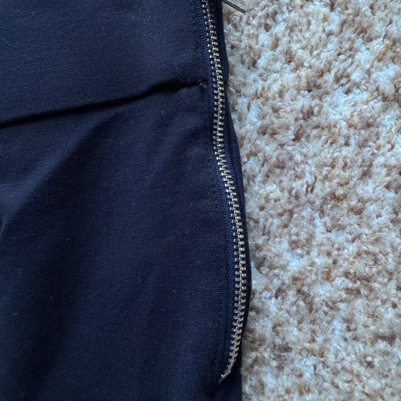 Ann Taylor Petite waist Side zip,, Ankle Pant in Bi-Stretch size 0P - Picture 4 of 5